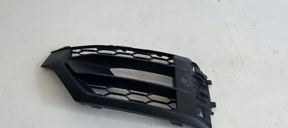 Audi Q2 - Front bumper lower grill 81A807682L
