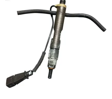 Volkswagen Golf IV Fuel injector 028130201S