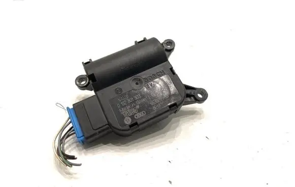 Audi A4 S4 B7 8E 8H Air flap motor/actuator 8E1820511B