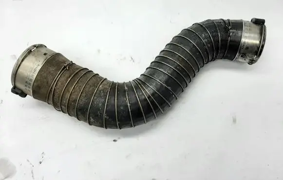BMW 4 F32 F33 Intercooler hose/pipe 8573762