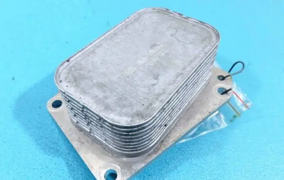 Engine oil radiator