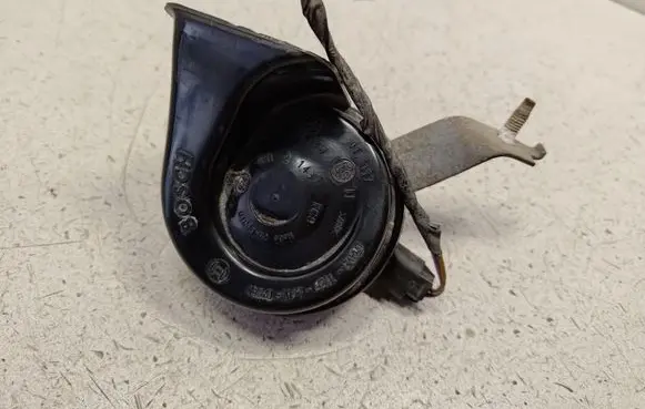 BMW 3 E46 Horn signal 8379710 61338379711 61336905423