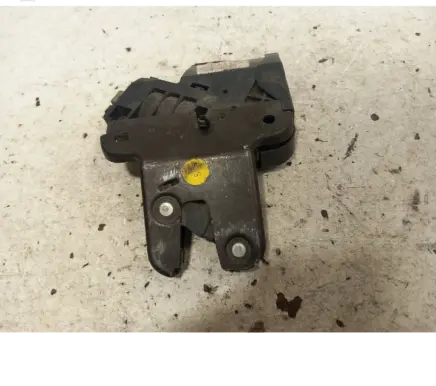 Audi A8 S8 D3 4E Tailgate/trunk/boot lock/catch/latch 4E0827645