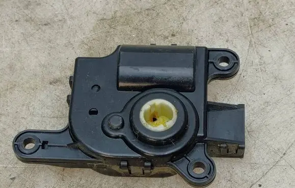 Hyundai Santa Fe Air flap motor/actuator D267CA4LA AC1G4200