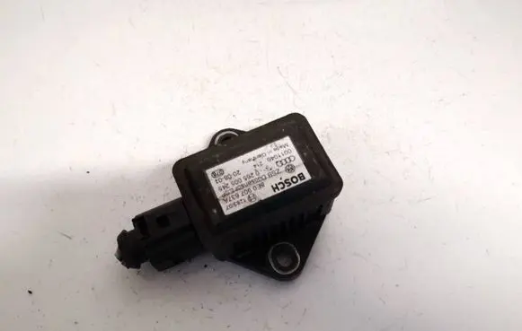 Volkswagen PASSAT B5.5 ESP acceleration yaw rate sensor 8e0907637a 0265005245
