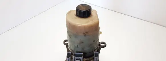 Ford Focus Power steering pump 4M513K514BD