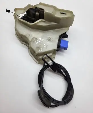 Volkswagen Golf Plus Rear door lock 7L0839015