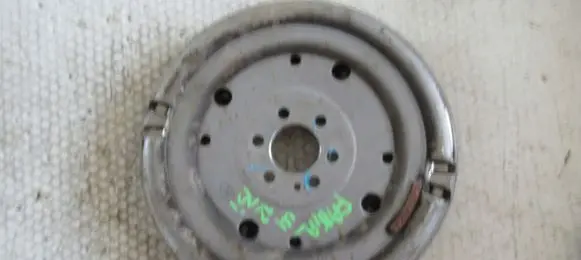 Skoda Fabia Mk2 (5J) Dual mass flywheel 03F105266C