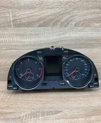 Volkswagen PASSAT B7 Speedometer (instrument cluster) 3AA920970EX MPH