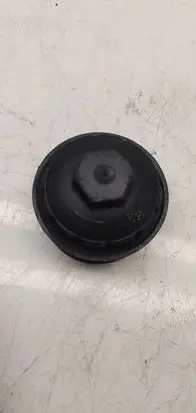 Volkswagen PASSAT B6 Oil filter cover 
