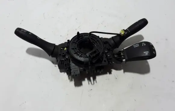 Dacia Duster II Wiper turn signal indicator stalk/switch