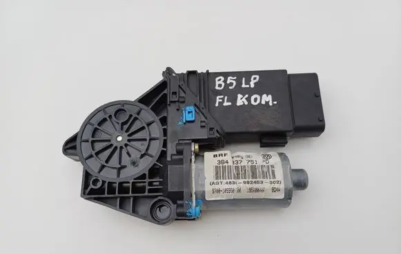 Volkswagen PASSAT B5.5 Front door window regulator motor 3B4837751PD 0130821695