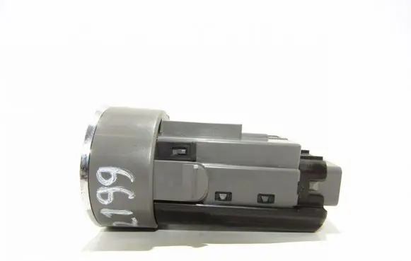 Toyota Prius (XW30) Engine start stop button switch 916Z1761386