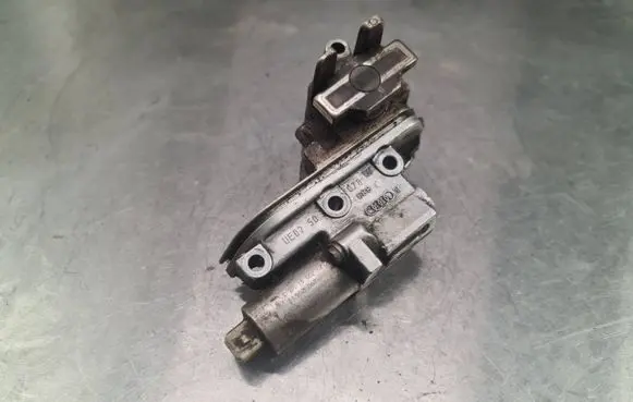 Audi A6 S6 C5 4B Camshaft vanos timing valve 21502067 C271300202