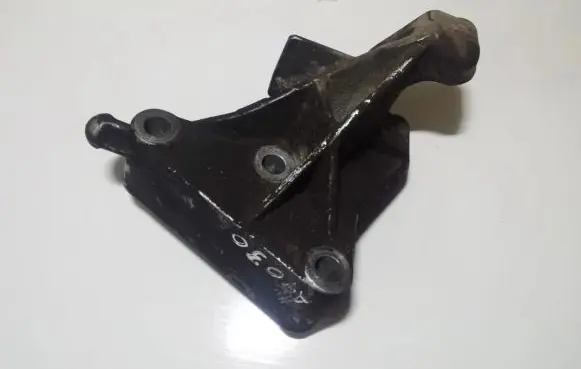 Opel Vectra B Engine mounting bracket gm90496729