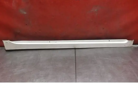 Toyota Prius (XW30) Front sill (body part) 