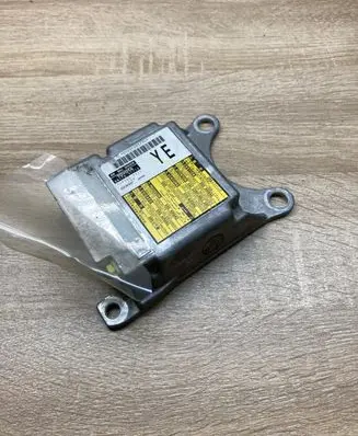 Toyota Prius (XW30) Airbag control unit/module 8917047110