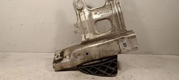 Radiator support slam panel bracket