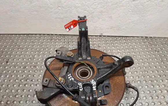 Renault Clio IV Front wheel hub spindle knuckle S14795386 400145894R