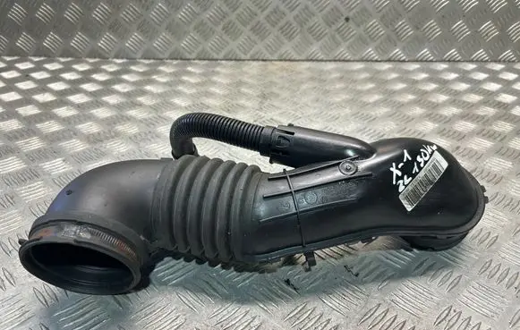 Air intake hose/pipe