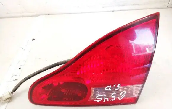 Toyota Avensis Verso Tailgate rear/tail lights