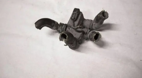 Mercedes-Benz E W211 Coolant heater control valve A2118820584