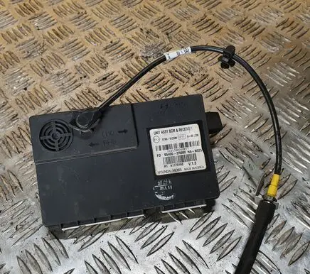 Hyundai i30 Antenna control unit 954002R000 97RA012330 A1170168