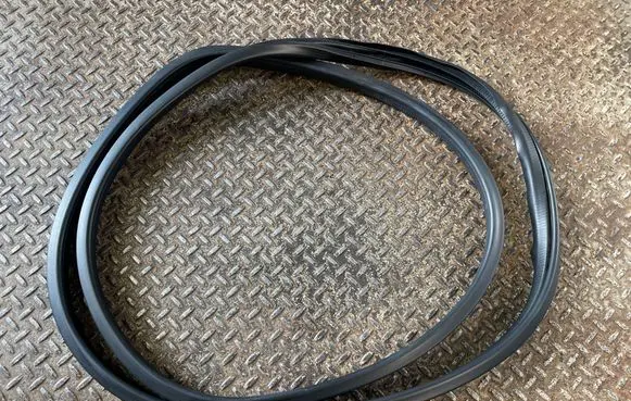 Mazda CX-5 II Front door rubber seal 9L022028