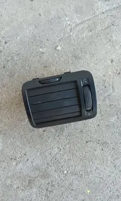 Volkswagen PASSAT B5.5 Dash center air vent grill 3B0819704D