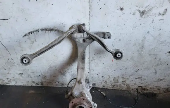 Audi A6 S6 C6 4F Front wheel hub
