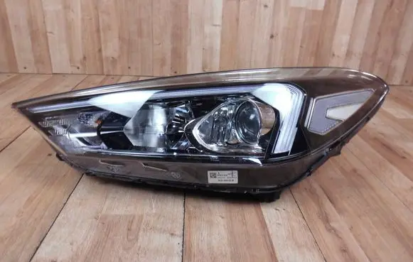 Hyundai Tucson TL Headlight/headlamp D792111A10 D792121A30 D792122A10