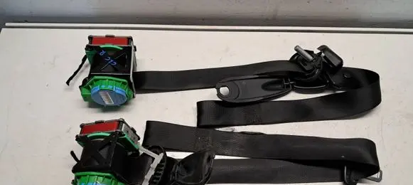 Mercedes-Benz CLC CL203 Front seatbelt A2038601586 A2038601986