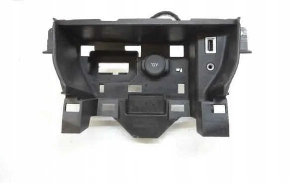 Peugeot 308 12 V Socket (front) 9803434777