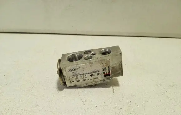 Volkswagen Tiguan Air conditioning (A/C) expansion valve 5Q0816679B 5Q1816103D