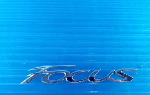 Ford Focus Manufacturers badge/model letters 1765113