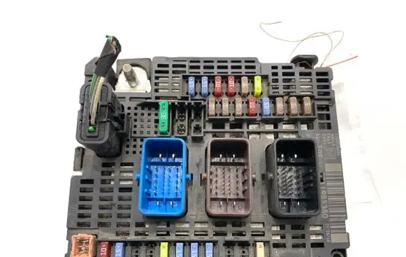Peugeot 508 BSM Control unit 9811985380