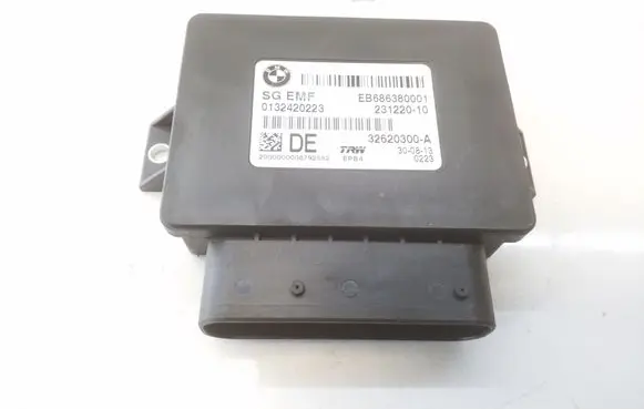 BMW 5 F10 F11 Hand brake control module EB686380001
