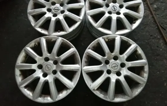 R16 alloy rim