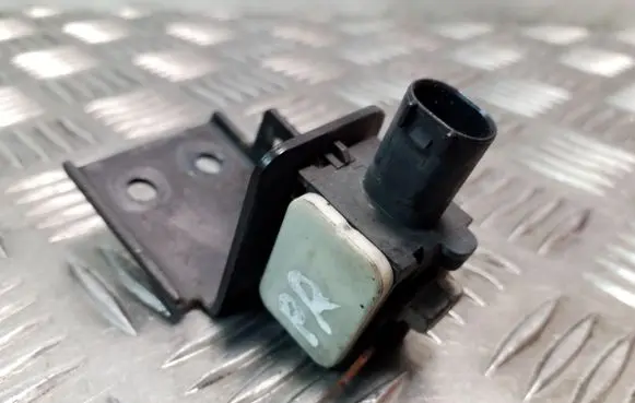 Mercedes-Benz S W221 Airbag deployment crash/impact sensor 0038202926