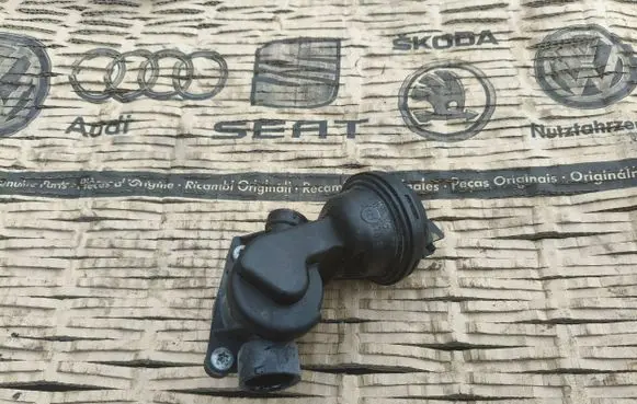 Porsche Cayenne (9Y0 9Y3) Coolant heater control valve 06m121678f