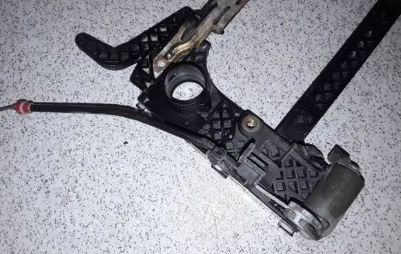 BMW 5 E39 Front door exterior handle/bracket 51218245354