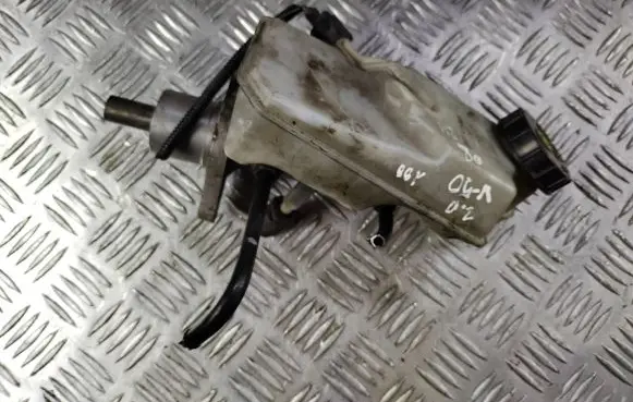 Master brake cylinder