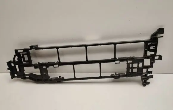 Mercedes-Benz C W204 Intercooler pipe mounting bracket A2125000027