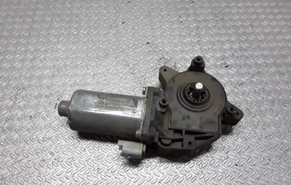 Citroen Berlingo Front door window regulator motor 0130821915