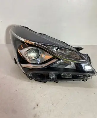 Toyota Yaris Headlight/headlamp