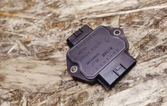 Nissan 240ZX, 280ZX, 300ZX Ignition amplifier control unit 2202097E11