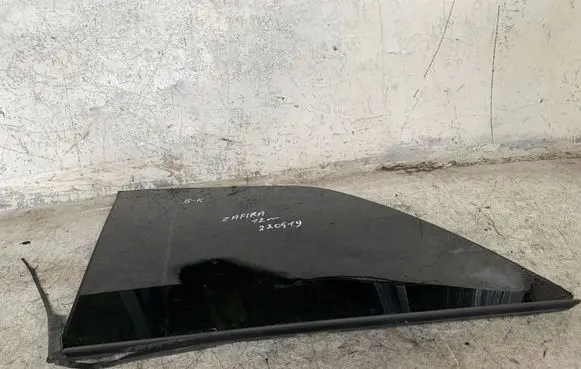 Opel Zafira B Rear side window