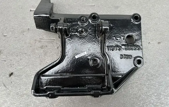 Nissan Patrol Y60 A/C compressor mount bracket 1191022J00