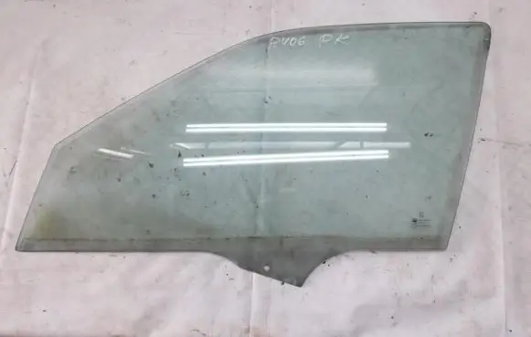 Peugeot 406 Front door window glass four-door