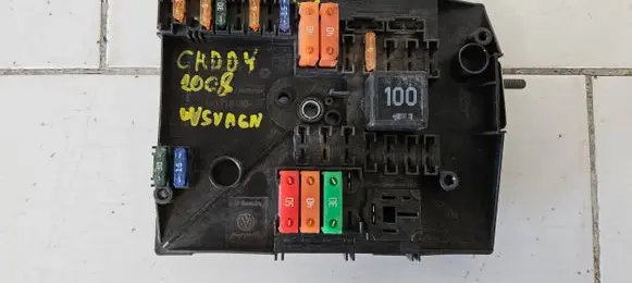 Volkswagen Caddy Fuse box set 01718130